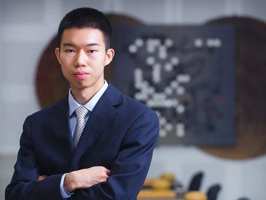二次元美女脱露出自己爽