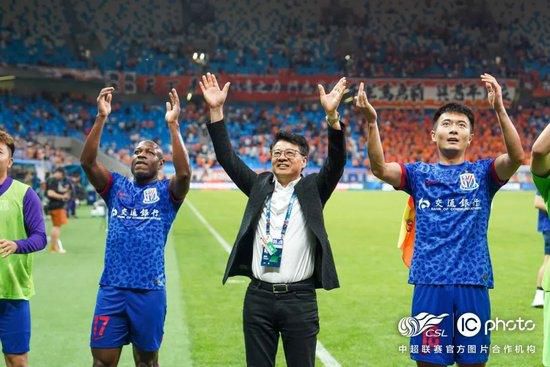 美女扒开尿口给男人桶