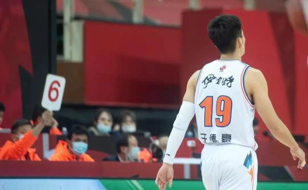 年轻的女性主导3-2020